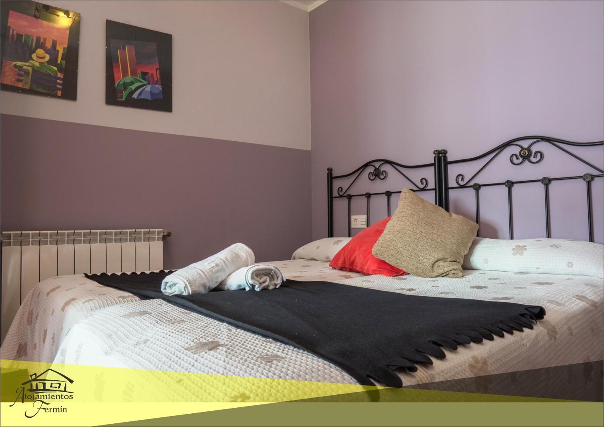 Onís Apartamentos Fermin מראה חיצוני תמונה