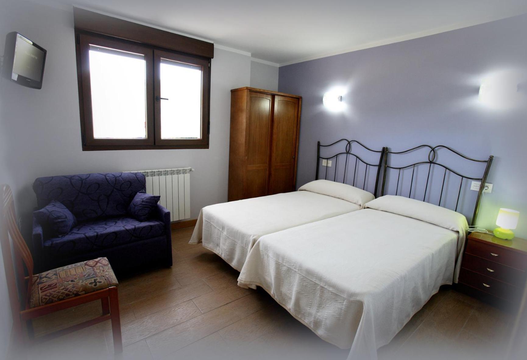 Onís Apartamentos Fermin מראה חיצוני תמונה